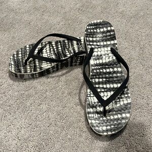 Vionic Beach Flip Flops